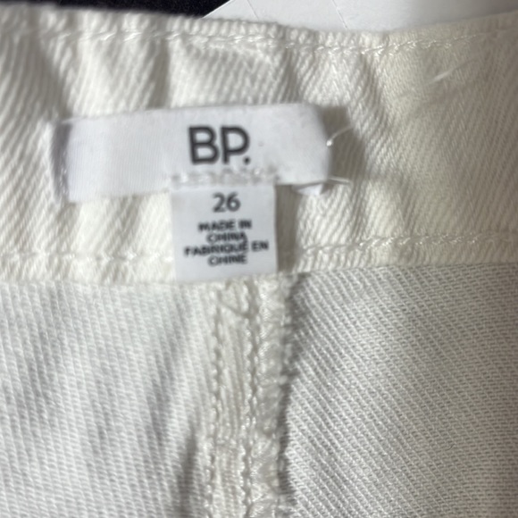 NWT BP White High Waist Distressed Mom Shorts Size 26 - Picture 6 of 10